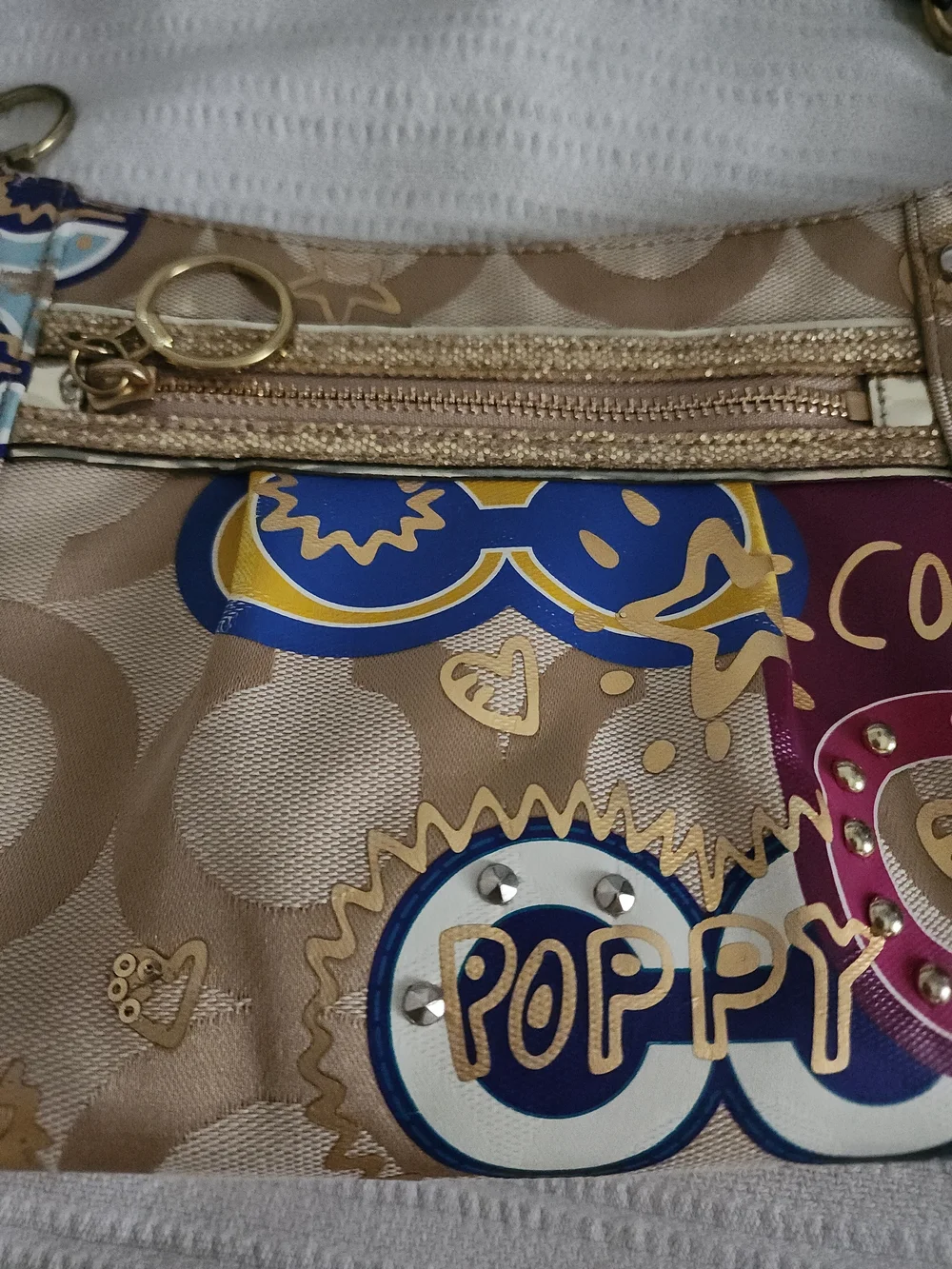 COACH Poppy Signature Beige Graphic Wristlet - Picture 3 of 8
